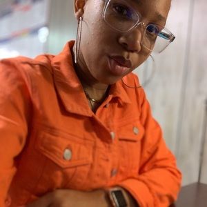 Meet your Posher, Timeah